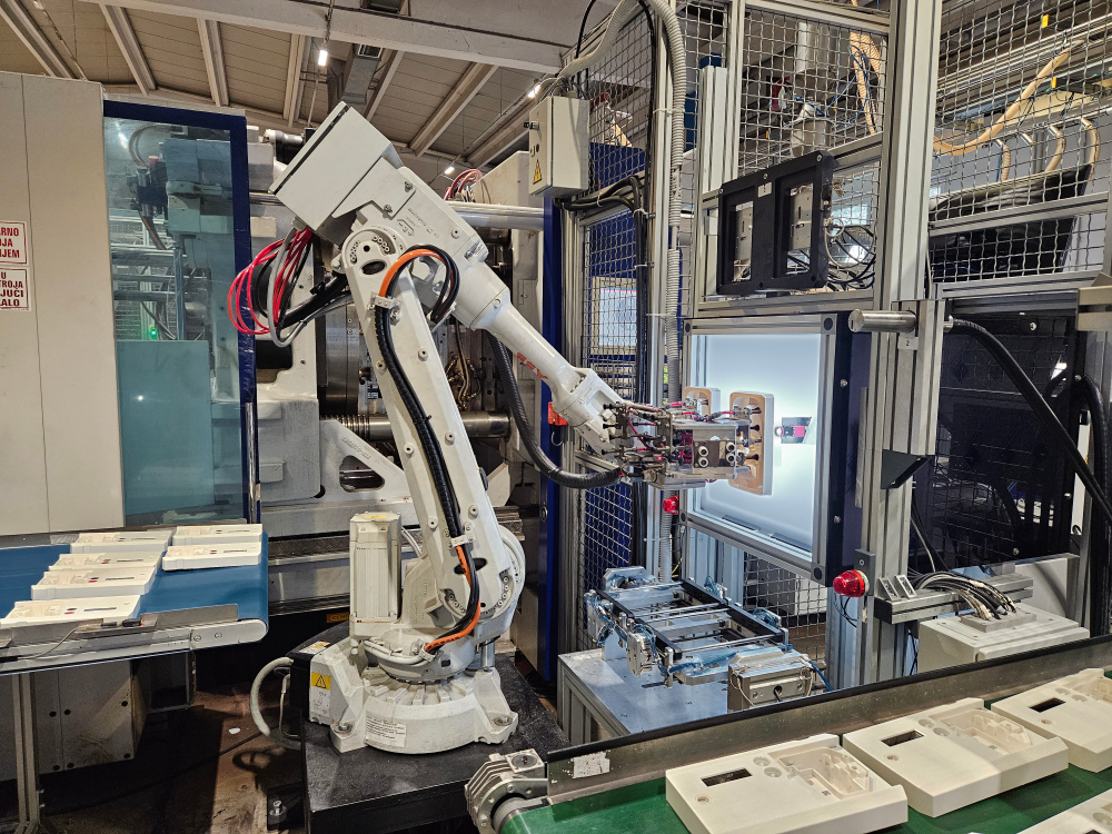 Quality control of plastic components using industrial vision and AI | INEA