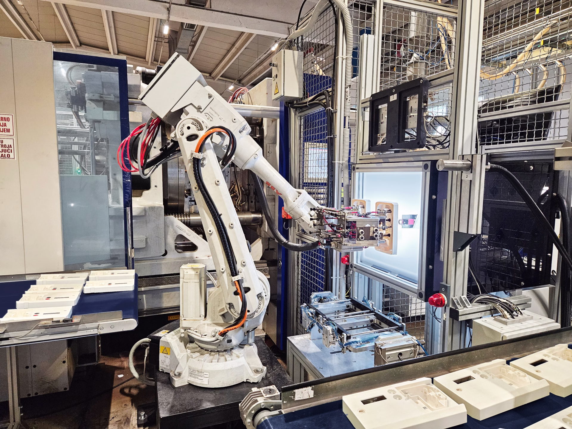 Quality control production station at Plastika Skaza