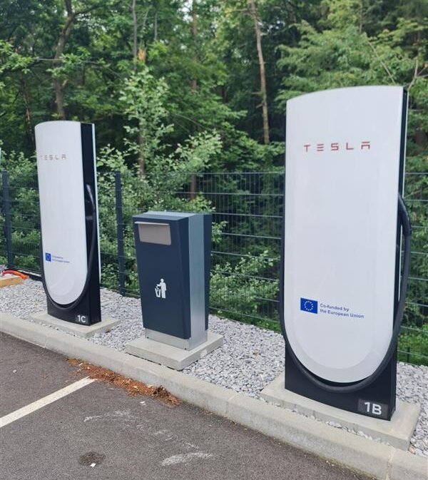 Two EV chargers Shareton